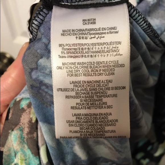 BCBGMAXAZRIA MULTI-COLORED WRAP DRESS Size (XS) - Picture 5 of 5